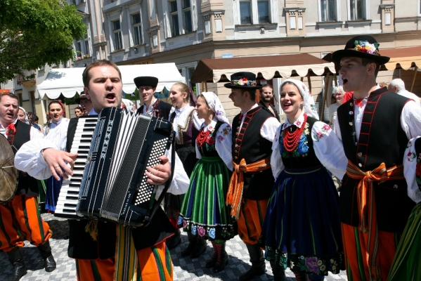 NA HRADECKÉM RYNKU